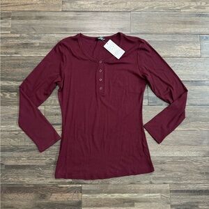 Long sleeved v-neck blouse